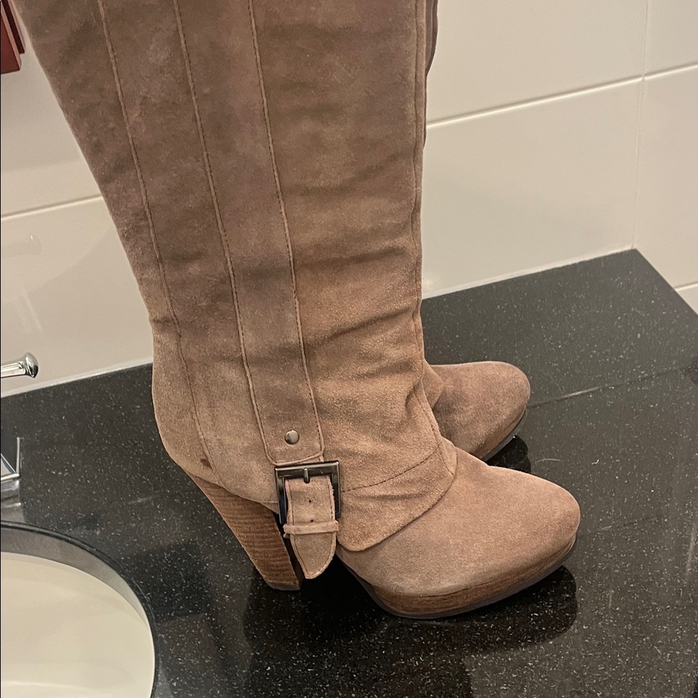 Steve Madden Tan Heeled Boots